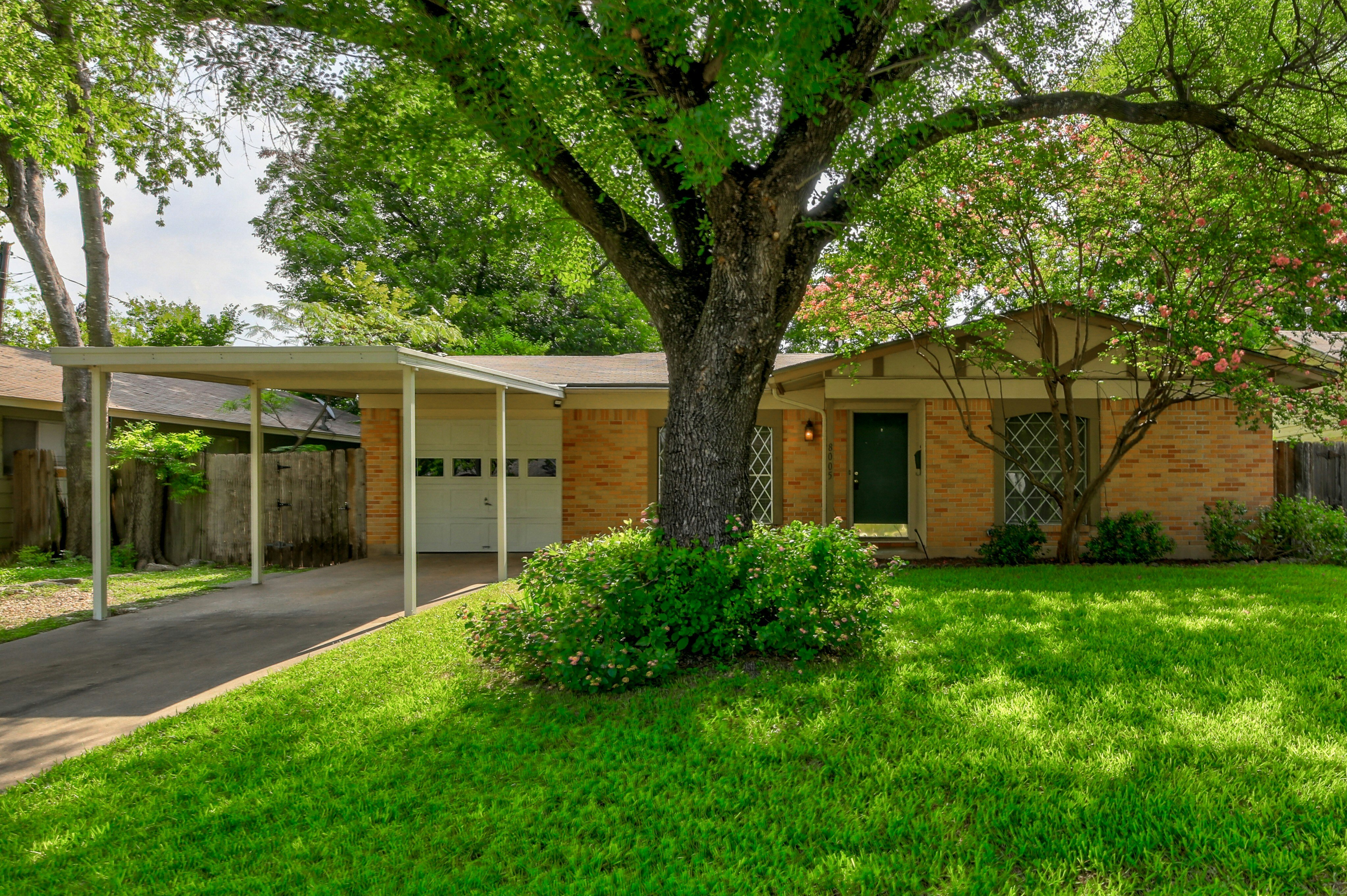 8005 Camden Drive, Austin, TX 78757, Presented by Ron Binkley, RE/MAX Austin Skyline Realtors